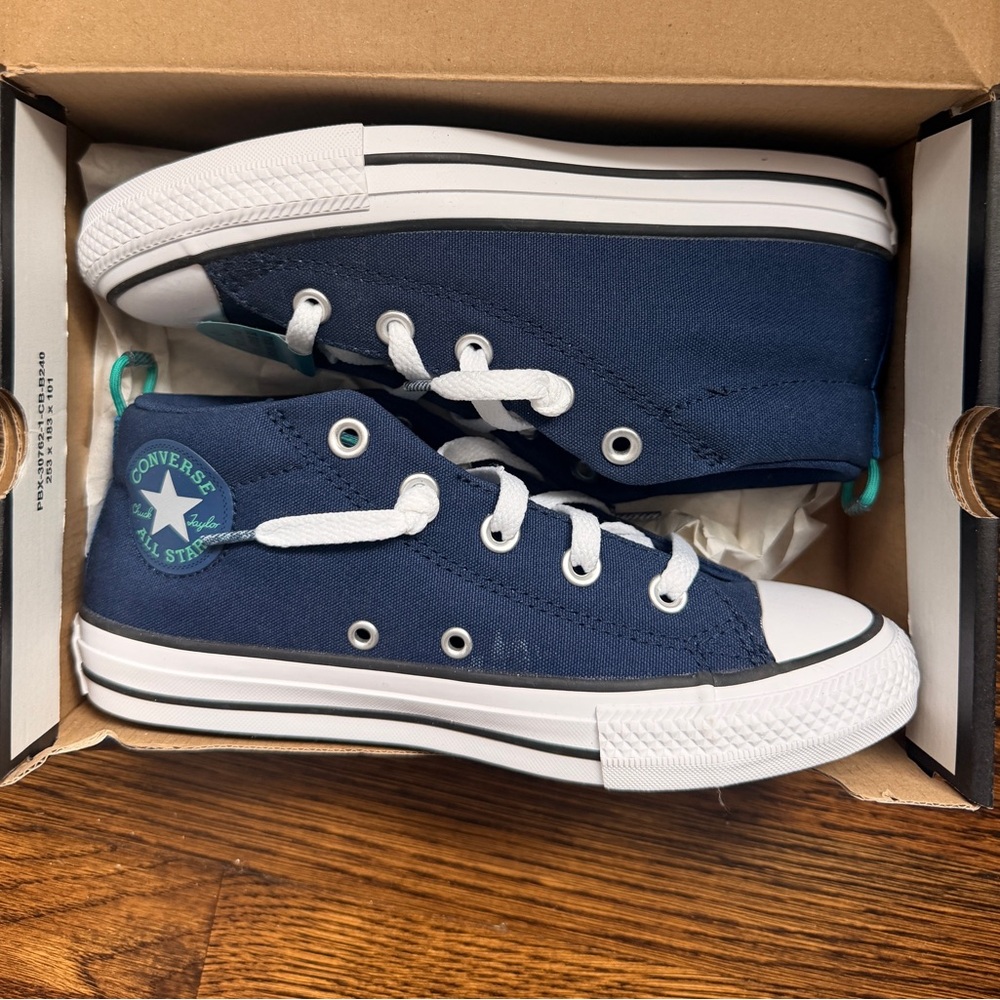 NWT Kids Converse Chuck Taylor All Star Street Mid Navy/ Green size 3.5